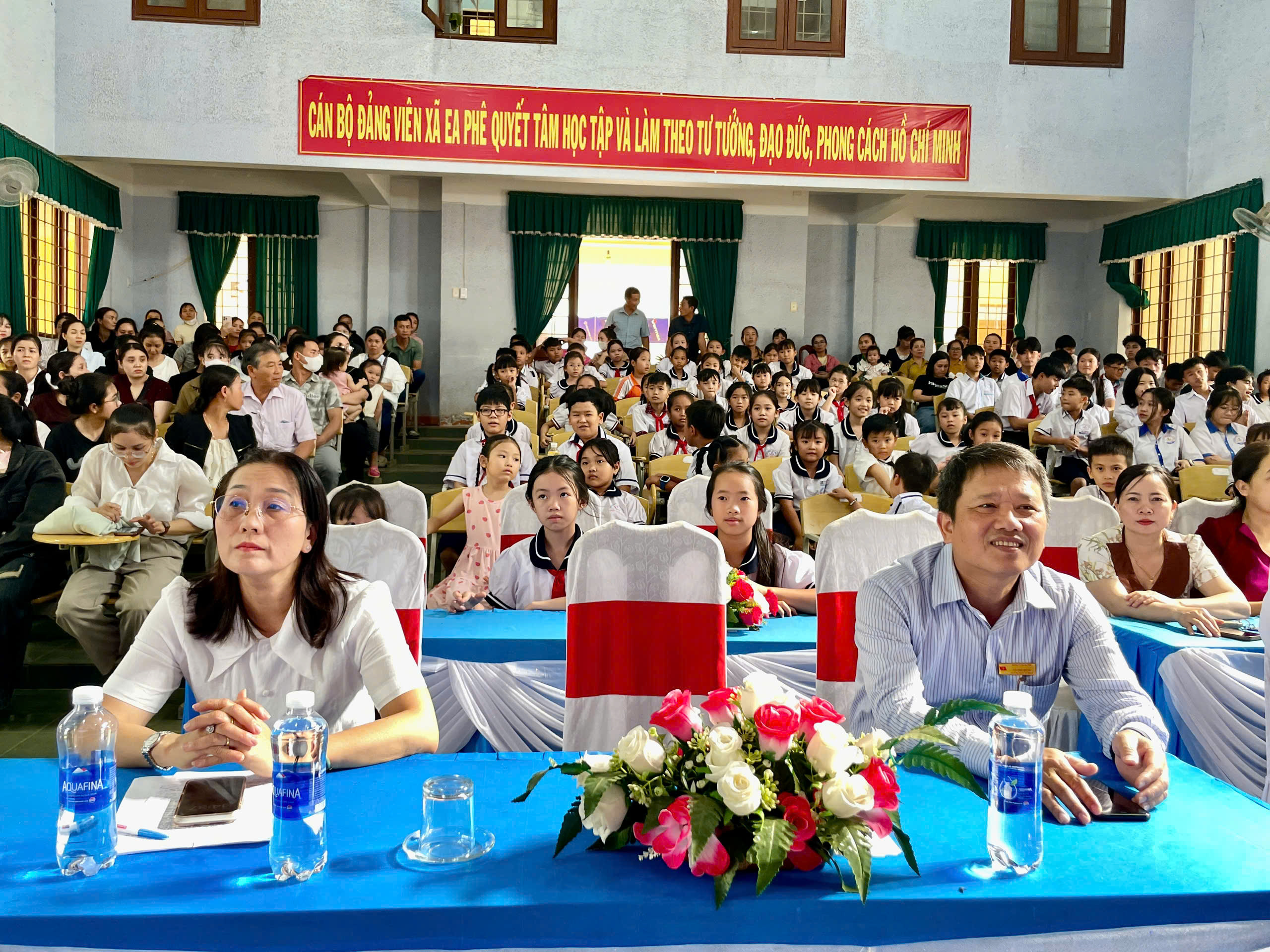 bieu-duong-hoc-sinh-2